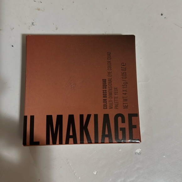IL MAKIAGE COLOR BOSS SQUAD EYESHADOW
MULTI-DIMENSIONAL 4-PAN EYE COLOR PALETTE - Picture 2 of 6